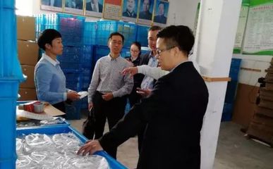 紅旗飄揚,獻禮祖國70華誕 | 曾秋永:來料加工經紀人,勤勞致富“領頭雁”